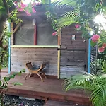 Villa antillaise de charme de 3 chambres et deux cabanes aménagées
