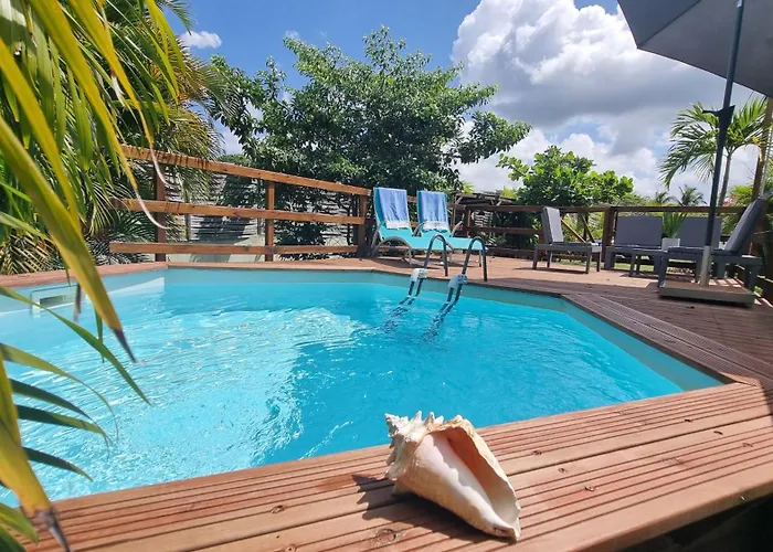 Villa antillaise de charme de 3 chambres et deux cabanes aménagées