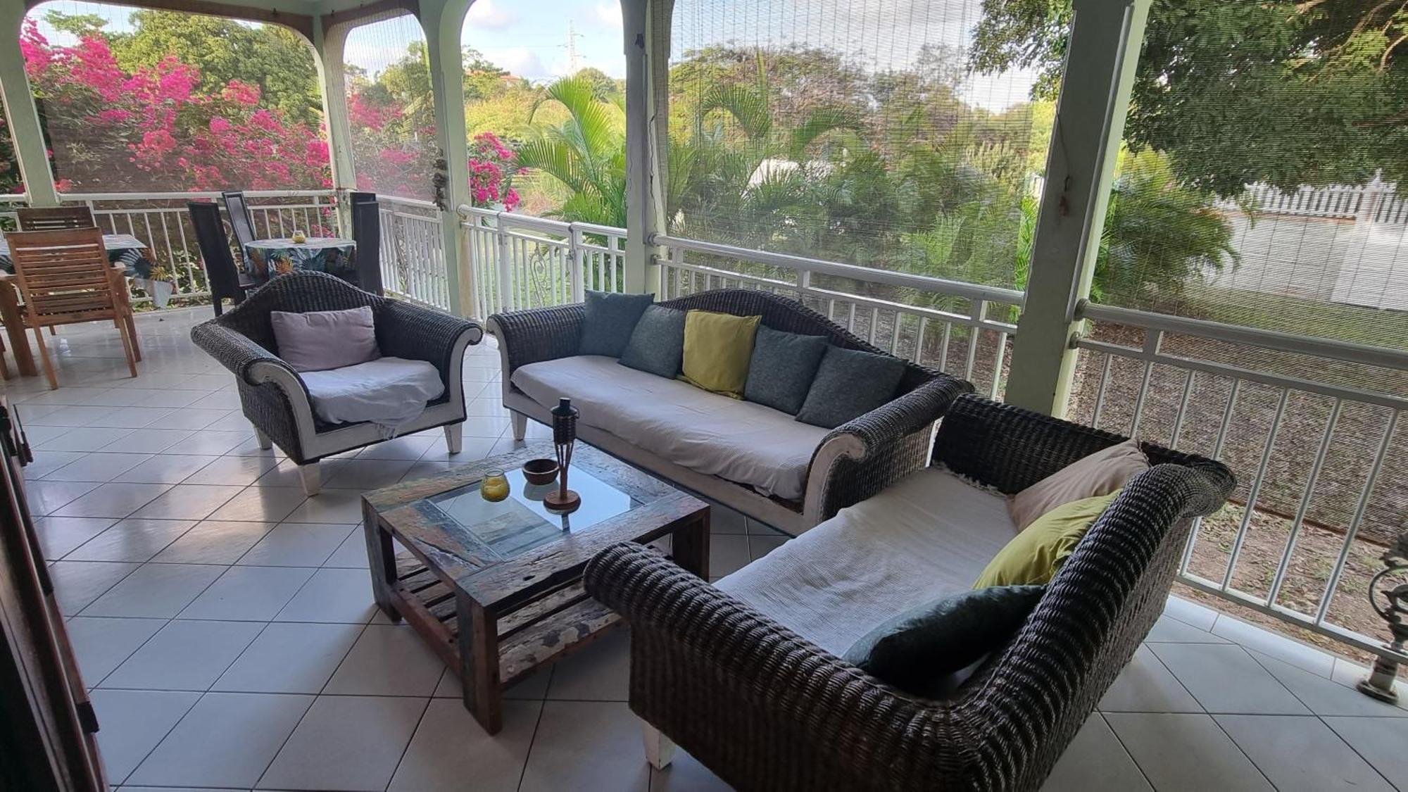 Villa Antillaise De Charme De 3 Et Deux Aménagées *